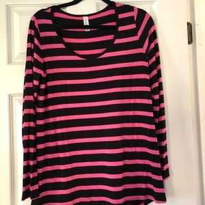 LuLaRoe Lynnae Tee